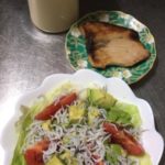 アボカドのサラダ、しらすとの相性もバッチリ、竹井さんに教えていただき感謝です！-285日目ボディメイク報告です-