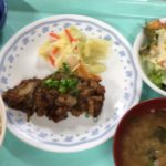 食堂ランチではじめてのメニュー·鶏肉のゆかり揚げの味は？-290日目ボディメイク報告です-