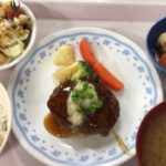 食堂ランチおろしハンバーグ照焼きソースのおろしなのでサッパリ食べれた-295日目ボディメイク報告です-
