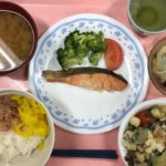 昨日に引き続き食堂ランチでお味噌汁の位置を変えてみた2018.8.23-418日目ボディメイク報告です-